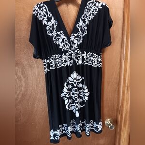 Cristina Love Black and White Floral Women's Top